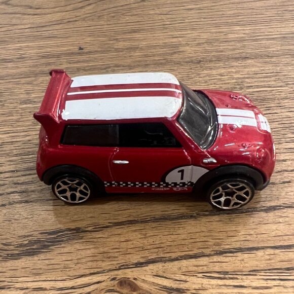 2011 Hot Wheels Red Mini Cooper S Challenge Diecast Toy Car - Picture 2 of 5